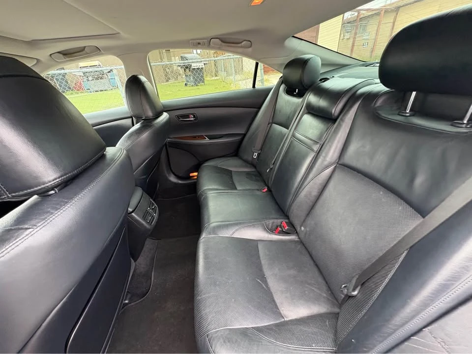 2010 Lexus ES 4th Gen - Image 11 of 14