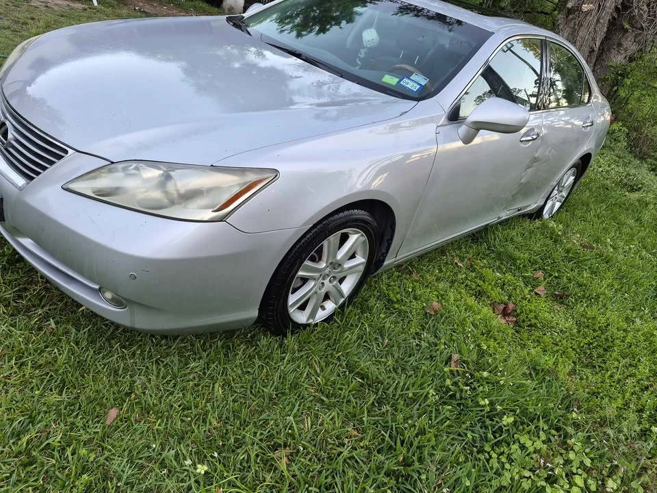 2010 Lexus ES 5th Gen - Image 6 of 12