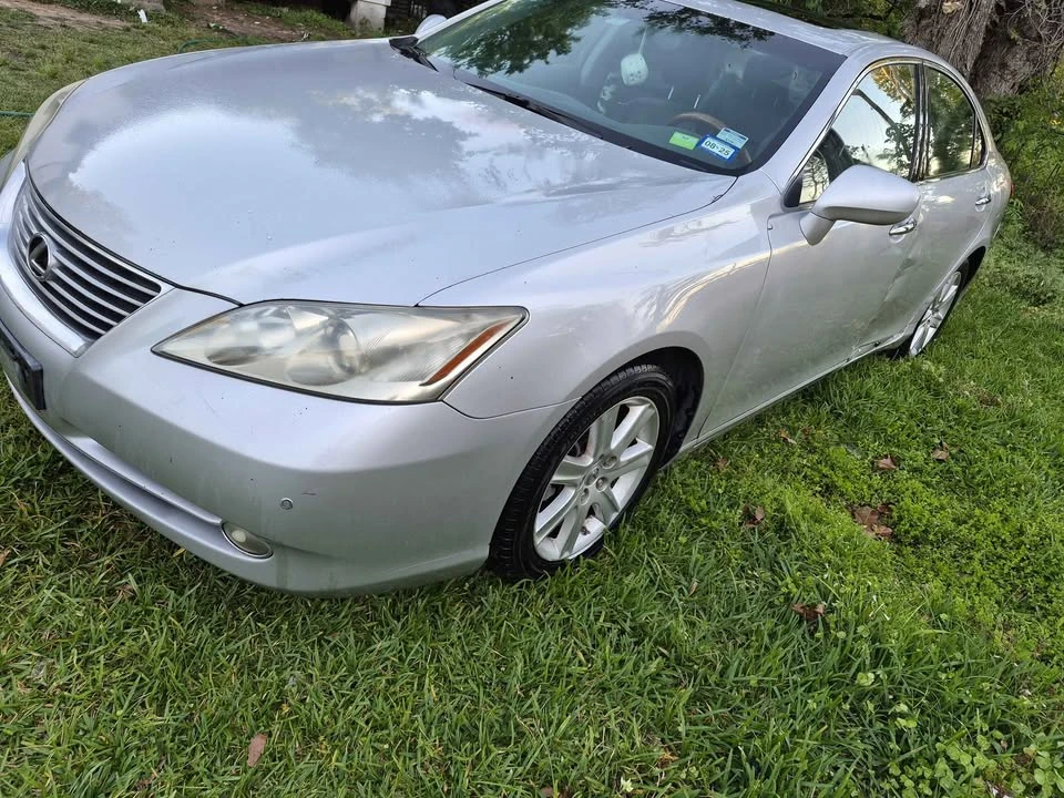 2010 Lexus ES 5th Gen - Image 3 of 12