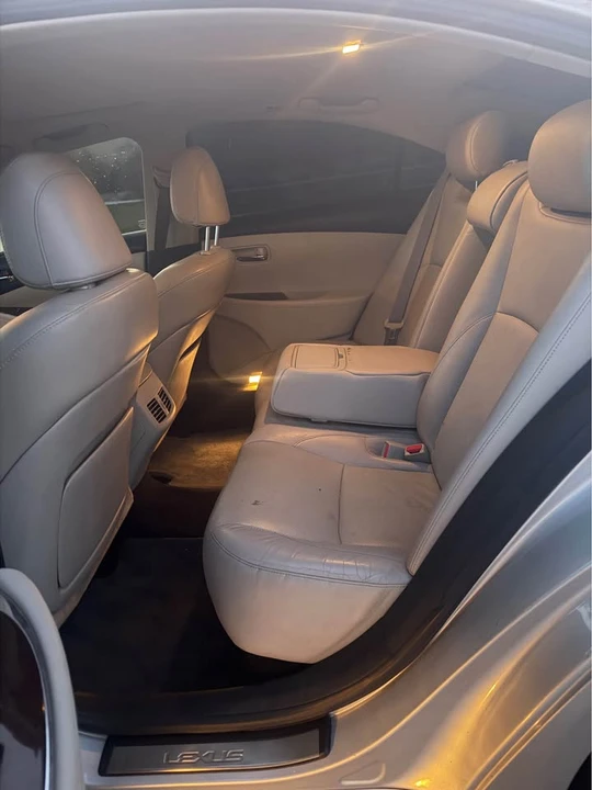 2010 Lexus ES 5th Gen - Image 4 of 8