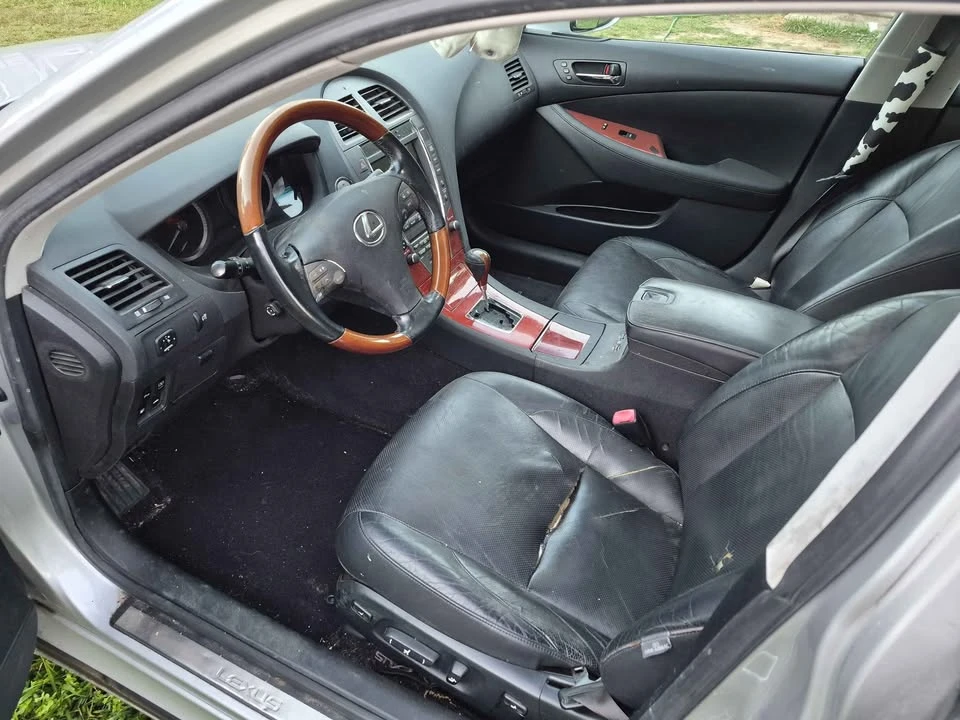 2010 Lexus ES 5th Gen - Image 8 of 12