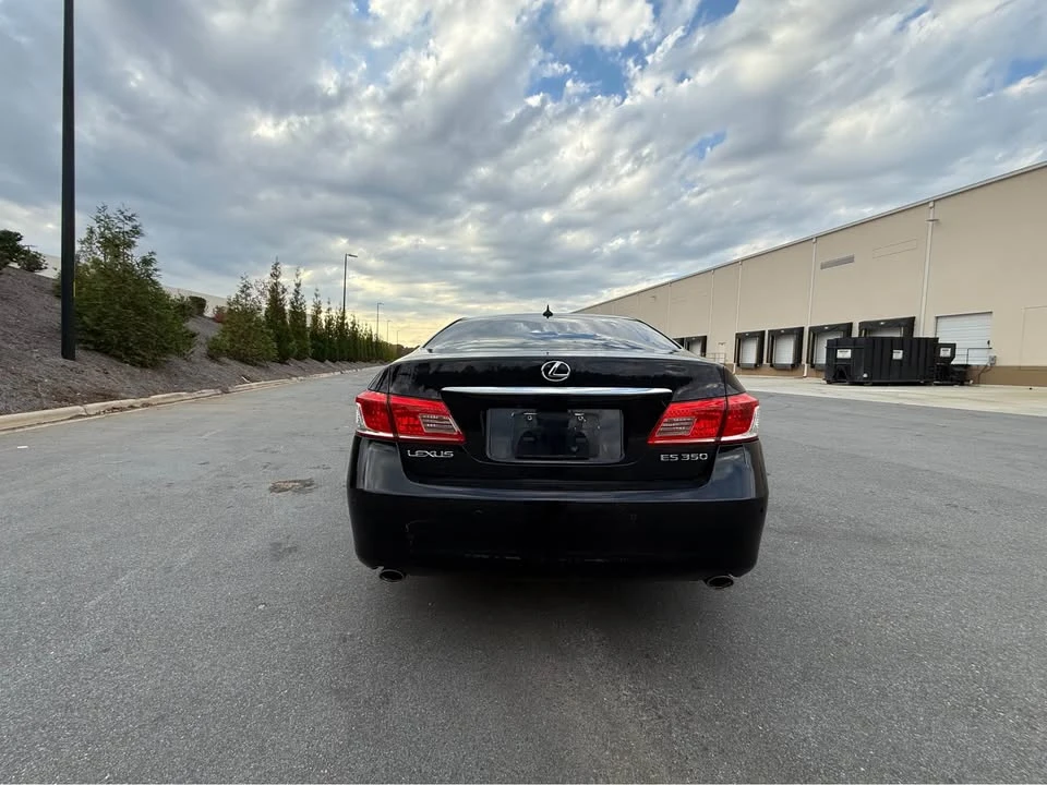 2010 Lexus ES 4th Gen - Image 5 of 13