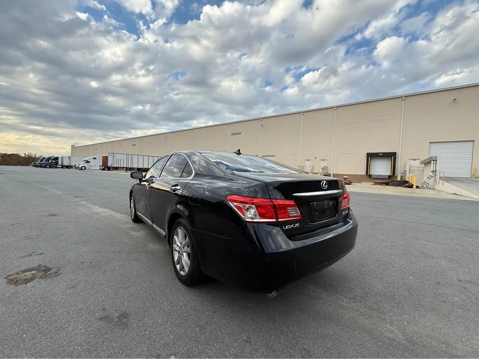 2010 Lexus ES 4th Gen - Image 4 of 13