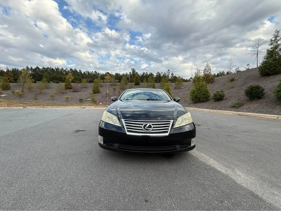2010 Lexus ES 4th Gen - Image 9 of 13