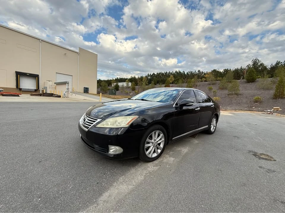 2010 Lexus ES 4th Gen - Image 2 of 13