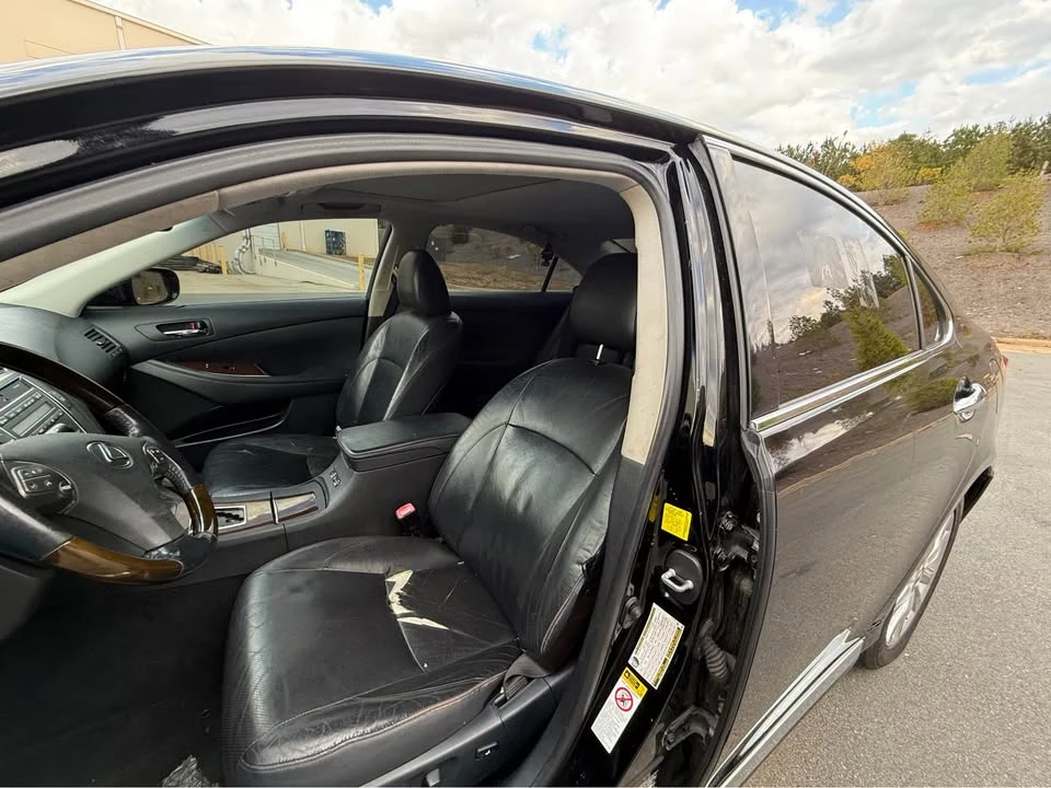 2010 Lexus ES 4th Gen - Image 11 of 13