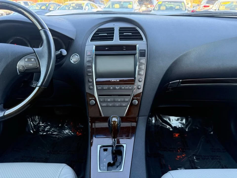 2010 Lexus ES 5th Gen - Image 14 of 15
