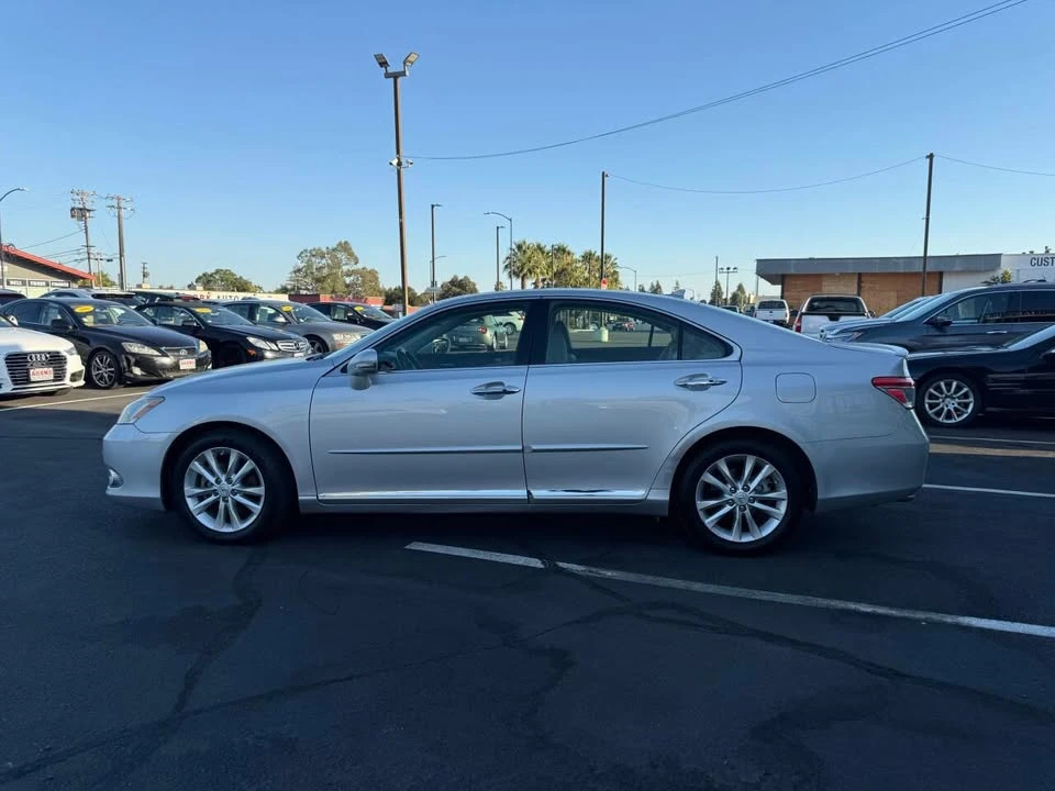 2010 Lexus ES 5th Gen - Image 4 of 15