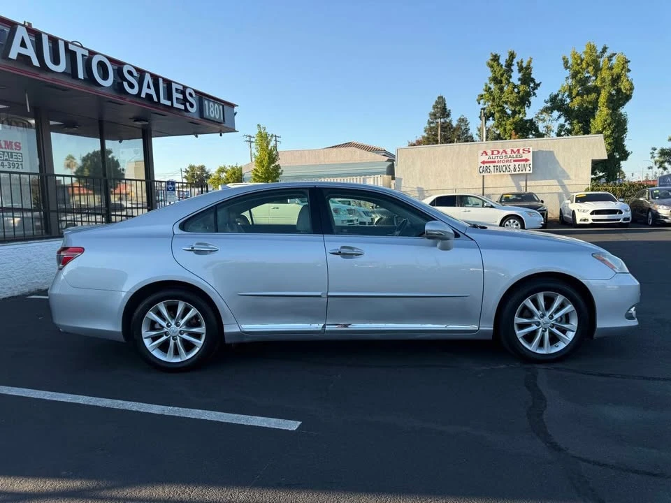 2010 Lexus ES 5th Gen - Image 2 of 15