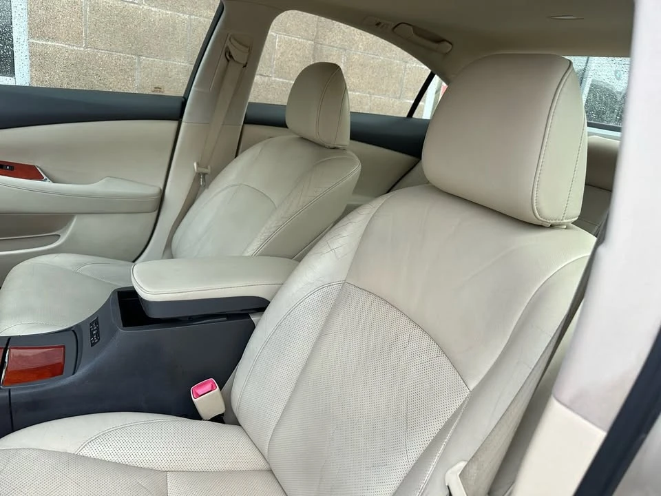 2010 Lexus ES 5th Gen - Image 10 of 20