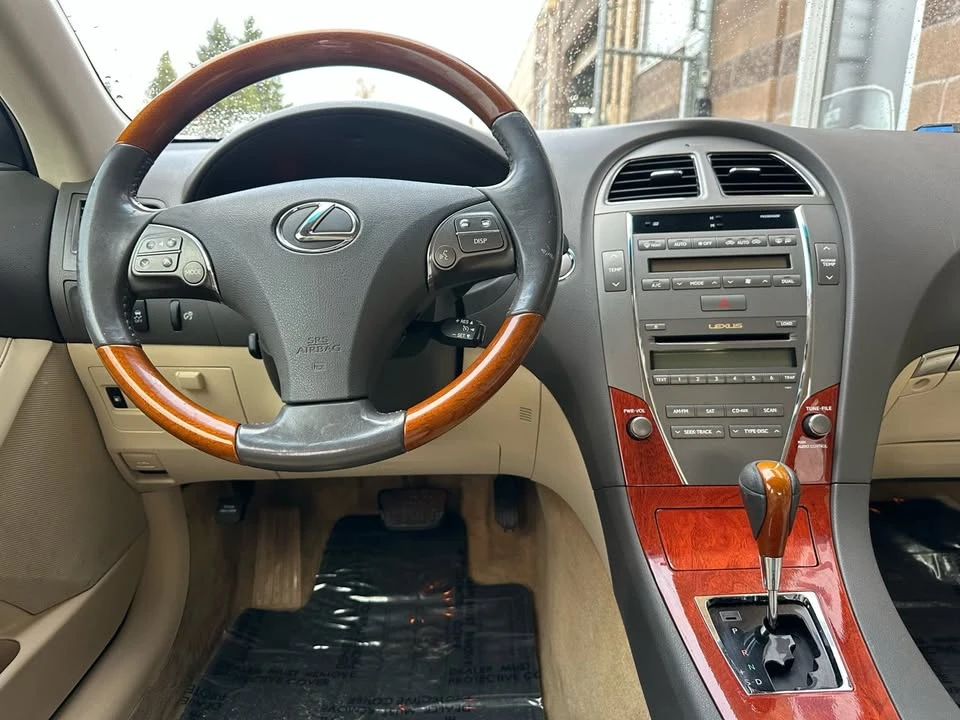 2010 Lexus ES 5th Gen - Image 13 of 20