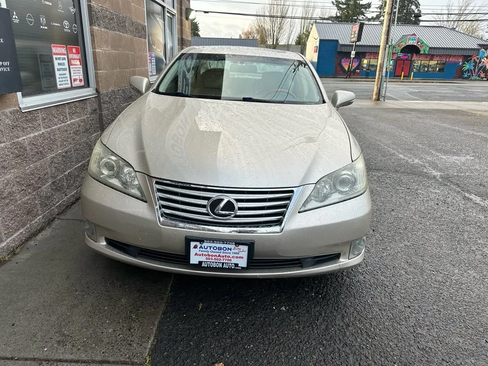 2010 Lexus ES 5th Gen - Image 2 of 20