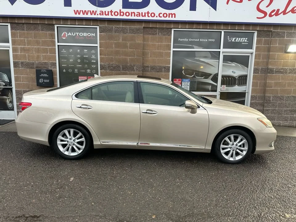 2010 Lexus ES 5th Gen - Image 18 of 20