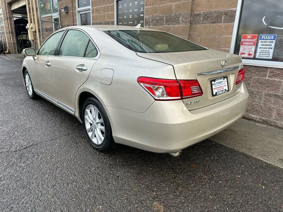 2010 Lexus ES 5th Gen - Image 4 of 20