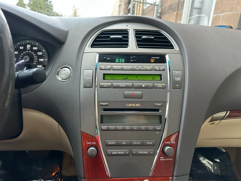 2010 Lexus ES 5th Gen - Image 14 of 20