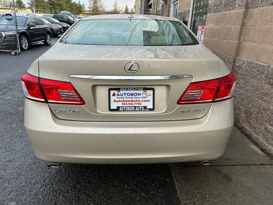 2010 Lexus ES 5th Gen - Image 5 of 20