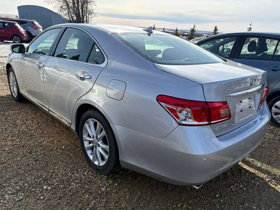 2010 Lexus ES 5th Gen - Image 4 of 11