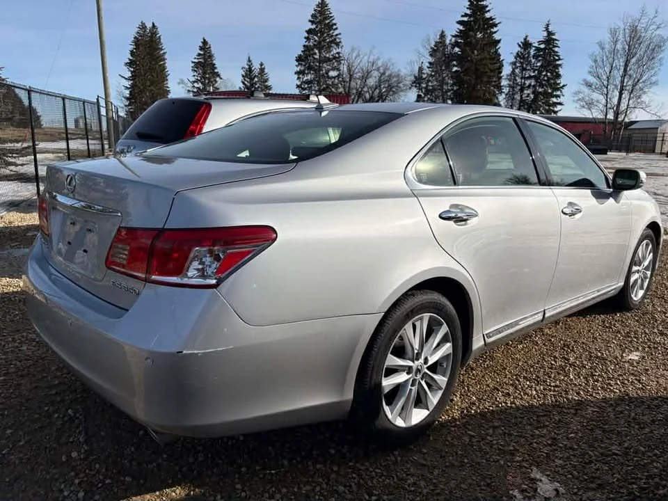 2010 Lexus ES 5th Gen - Image 3 of 11