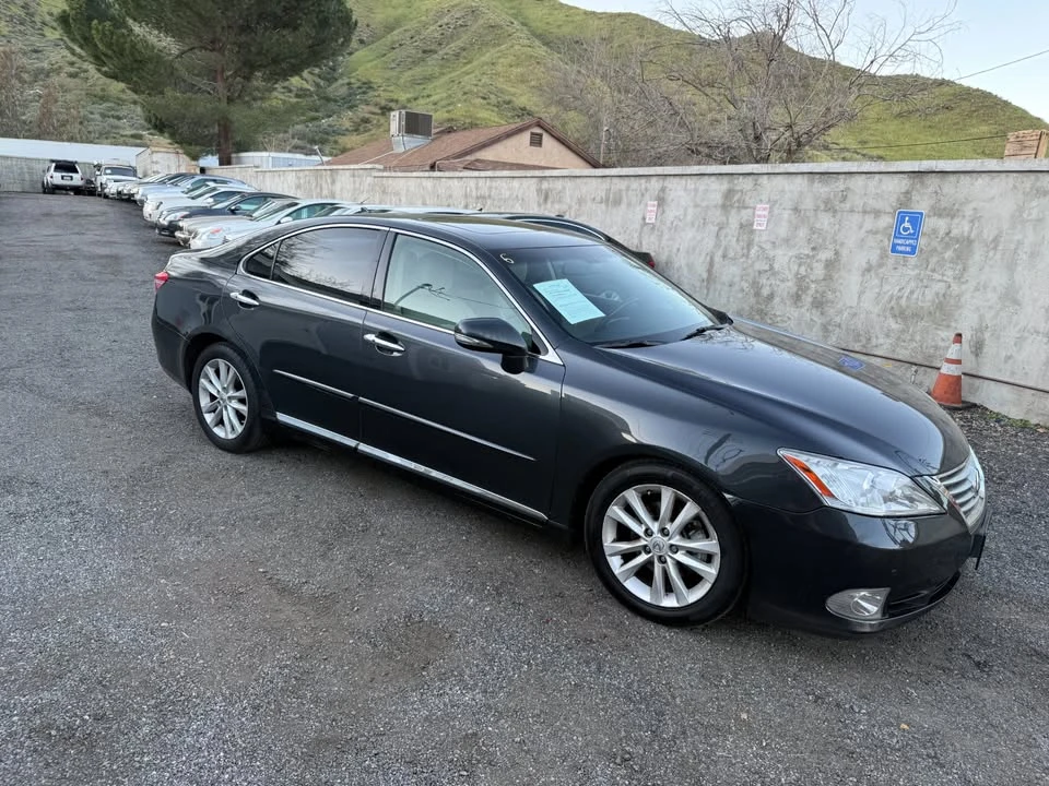 2010 Lexus ES 5th Gen - Image 8 of 20