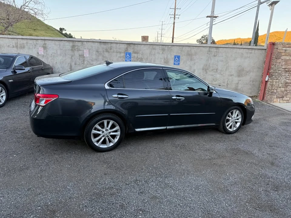 2010 Lexus ES 5th Gen - Image 6 of 20