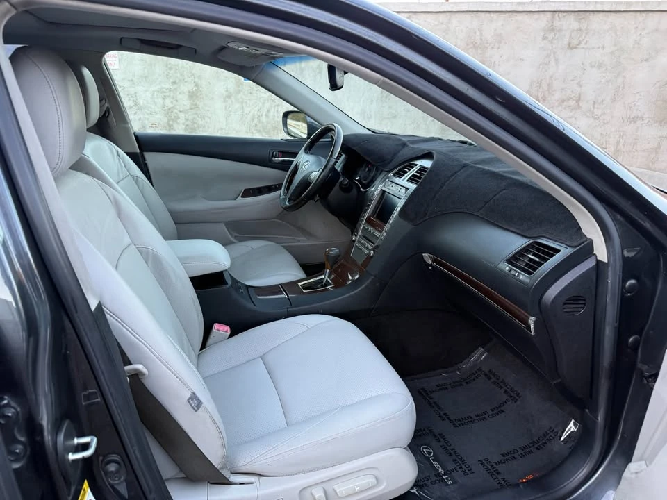 2010 Lexus ES 5th Gen - Image 18 of 20