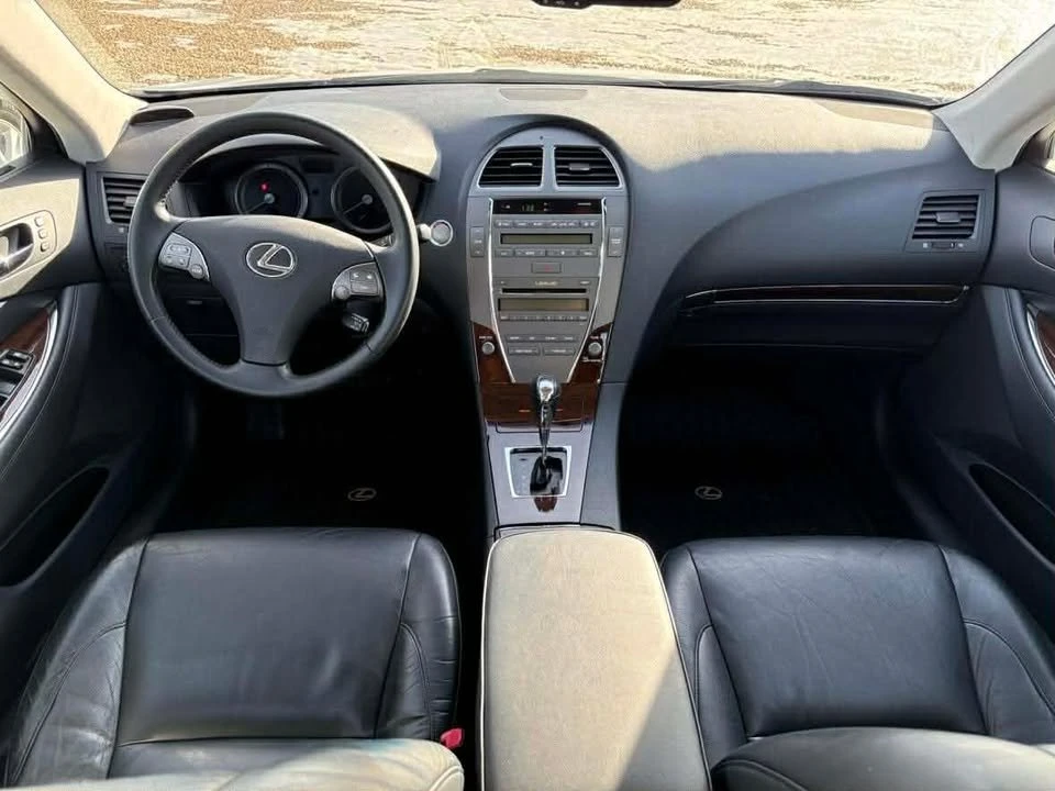 2010 Lexus ES 5th Gen - Image 7 of 12