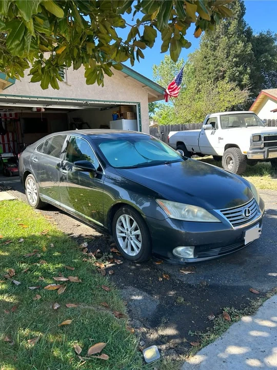2010 Lexus ES 5th Gen - Image 3 of 8