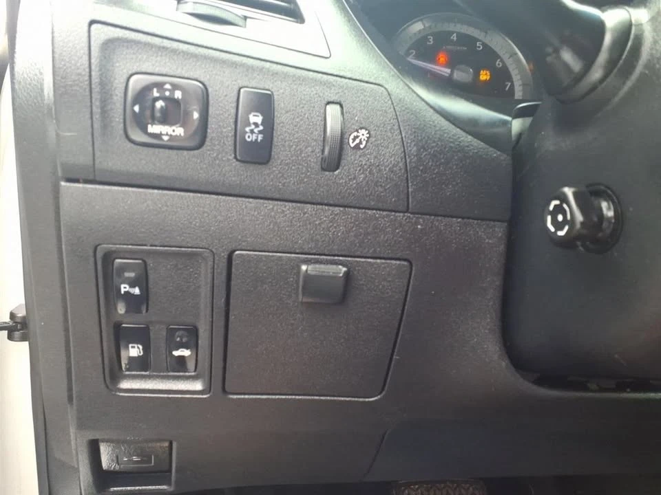 2010 Lexus ES 5th Gen - Image 11 of 15
