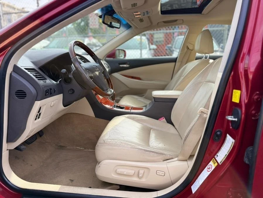 2010 Lexus ES 5th Gen - Image 11 of 13