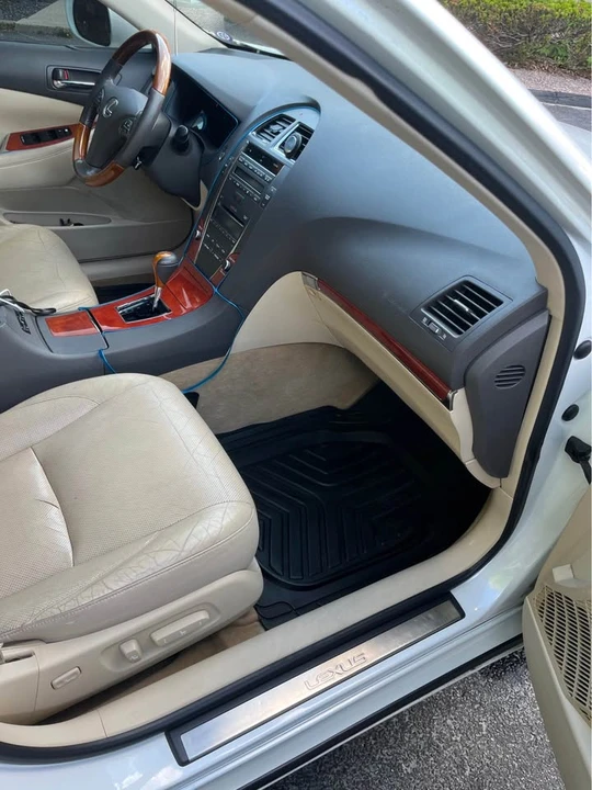 2010 Lexus ES 5th Gen - Image 6 of 6