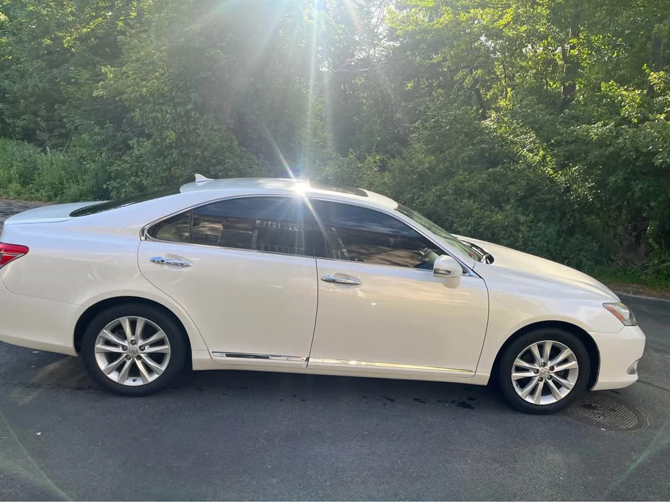 2010 Lexus ES 5th Gen - Image 4 of 6