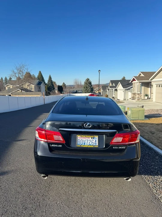 2010 Lexus ES 5th Gen - Image 4 of 12