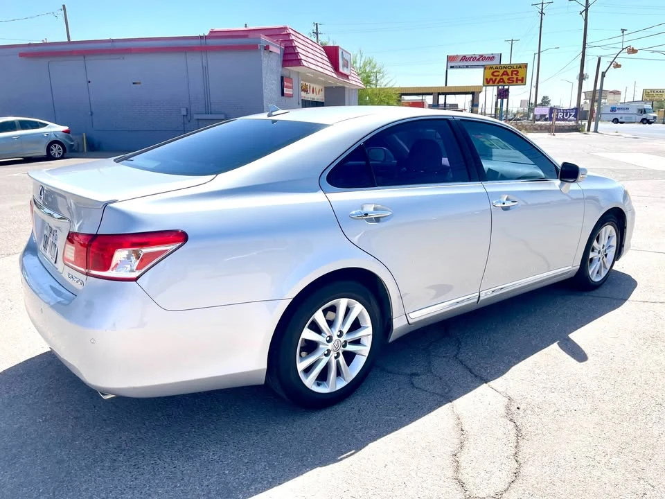 2010 Lexus ES 5th Gen - Image 4 of 9