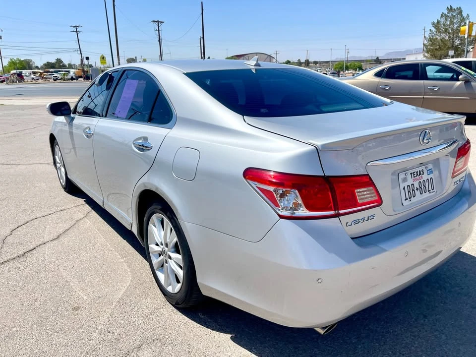 2010 Lexus ES 5th Gen - Image 3 of 9