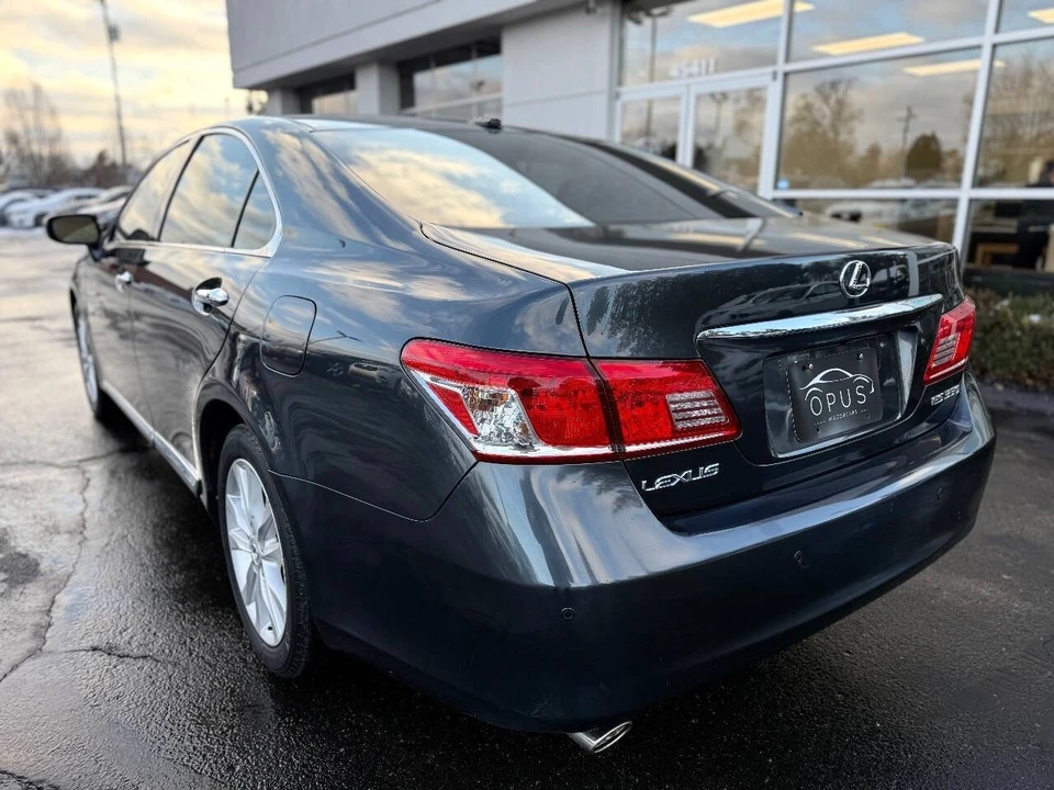 2010 Lexus ES 4th Gen - Image 3 of 20