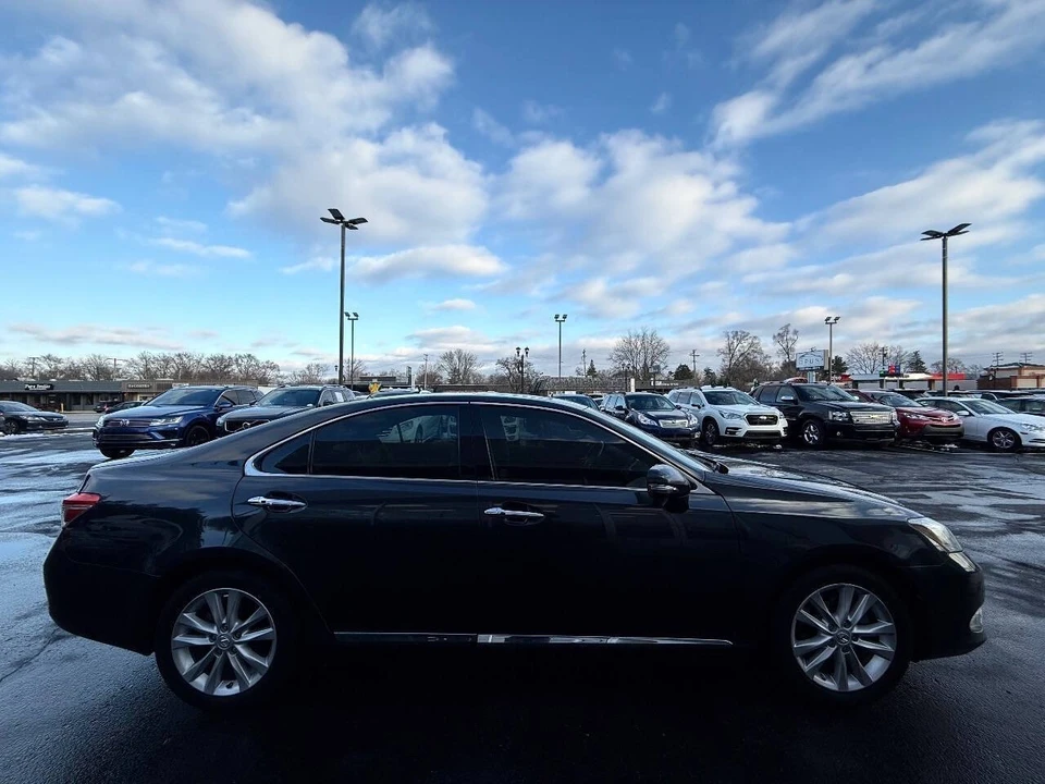 2010 Lexus ES 4th Gen - Image 5 of 20