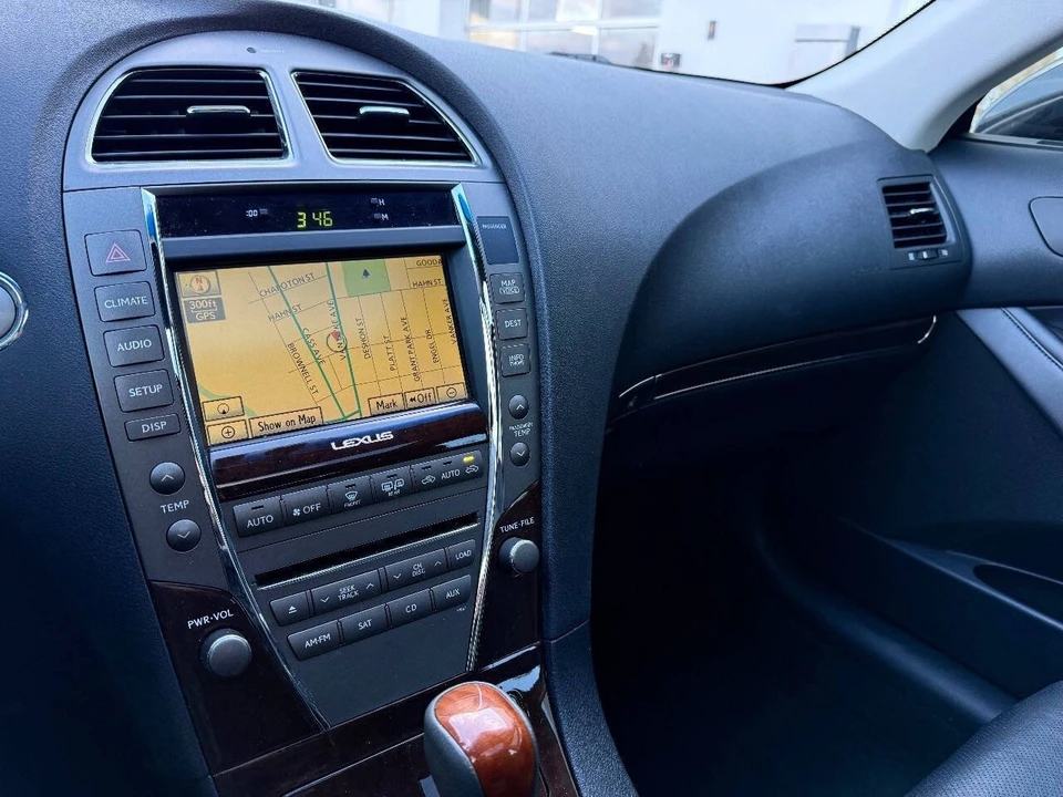 2010 Lexus ES 4th Gen - Image 18 of 20