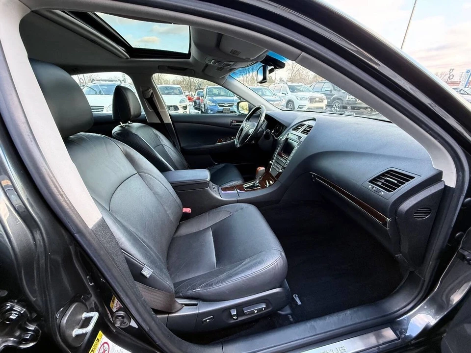 2010 Lexus ES 4th Gen - Image 14 of 20