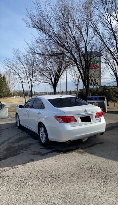 2010 Lexus ES 4th Gen - Image 2 of 6