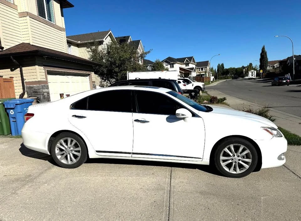 2010 Lexus ES 4th Gen - Image 5 of 6