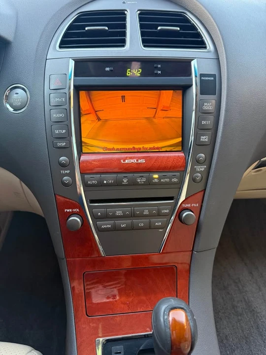 2010 Lexus ES 5th Gen - Image 9 of 11