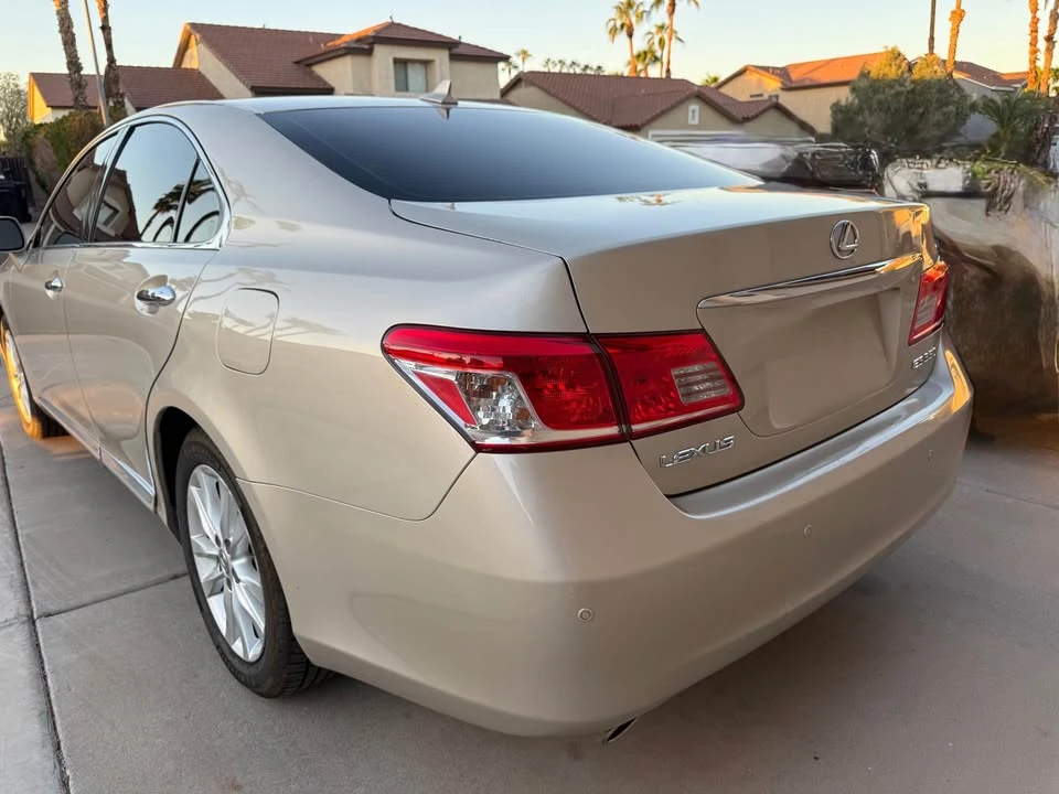 2010 Lexus ES 5th Gen - Image 4 of 11
