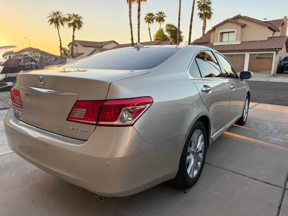 2010 Lexus ES 5th Gen - Image 3 of 11