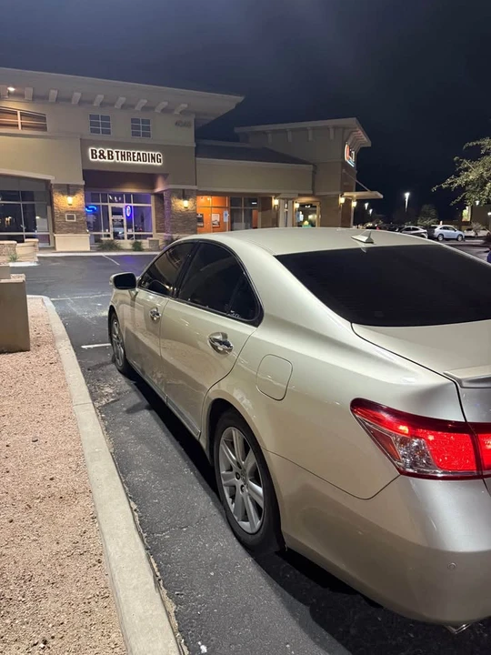 2010 Lexus ES 5th Gen - Image 2 of 8