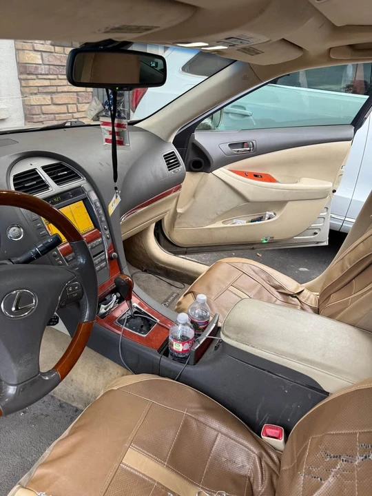 2010 Lexus ES 5th Gen - Image 5 of 8