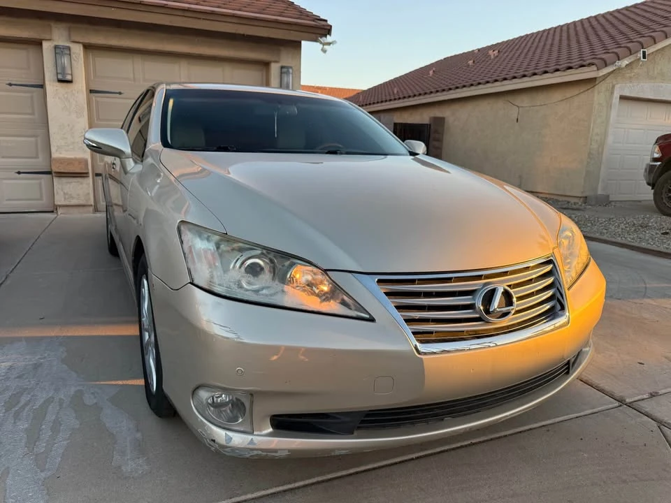 2010 Lexus ES 5th Gen - Image 2 of 11