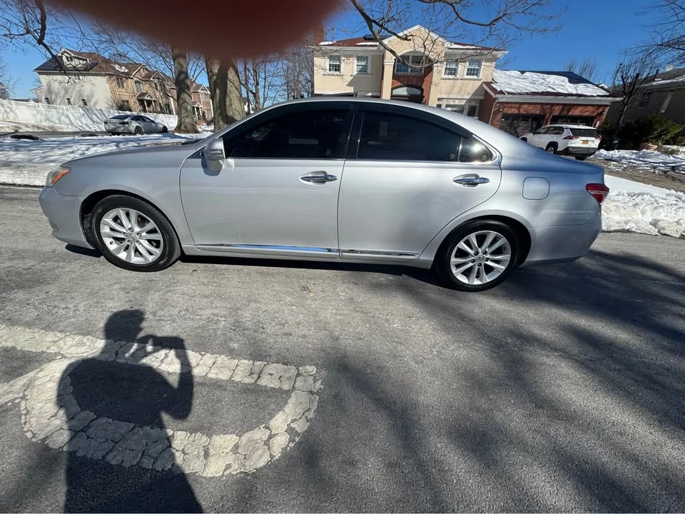 2010 Lexus ES 5th Gen - Image 4 of 7
