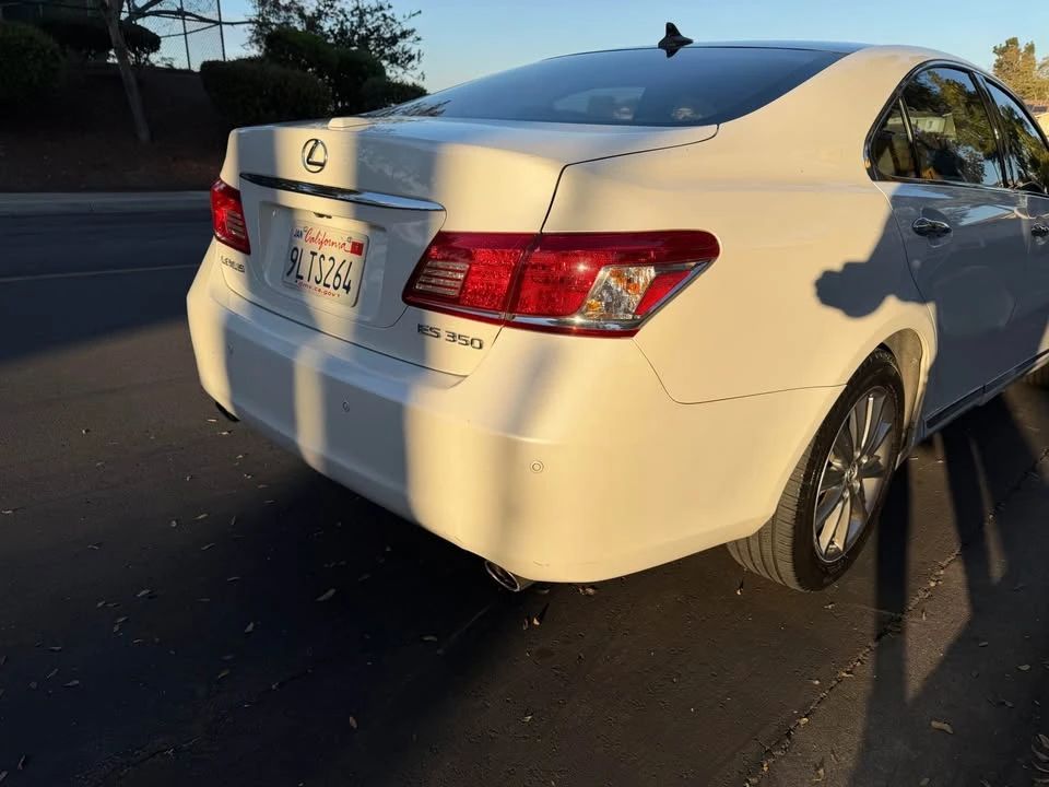 2010 Lexus ES 5th Gen - Image 6 of 14