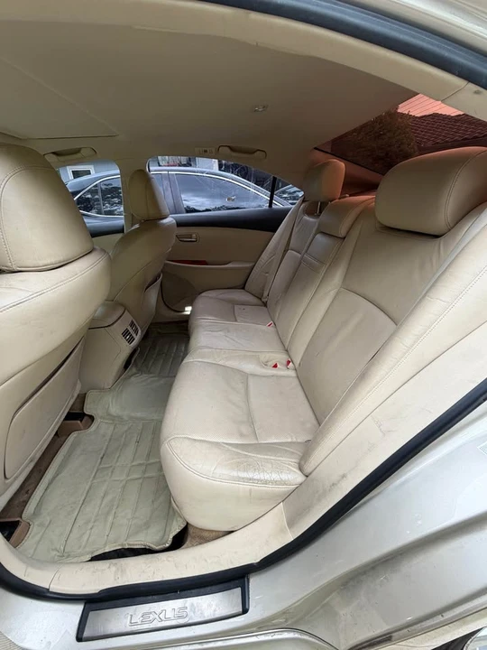 2010 Lexus ES 5th Gen - Image 7 of 9