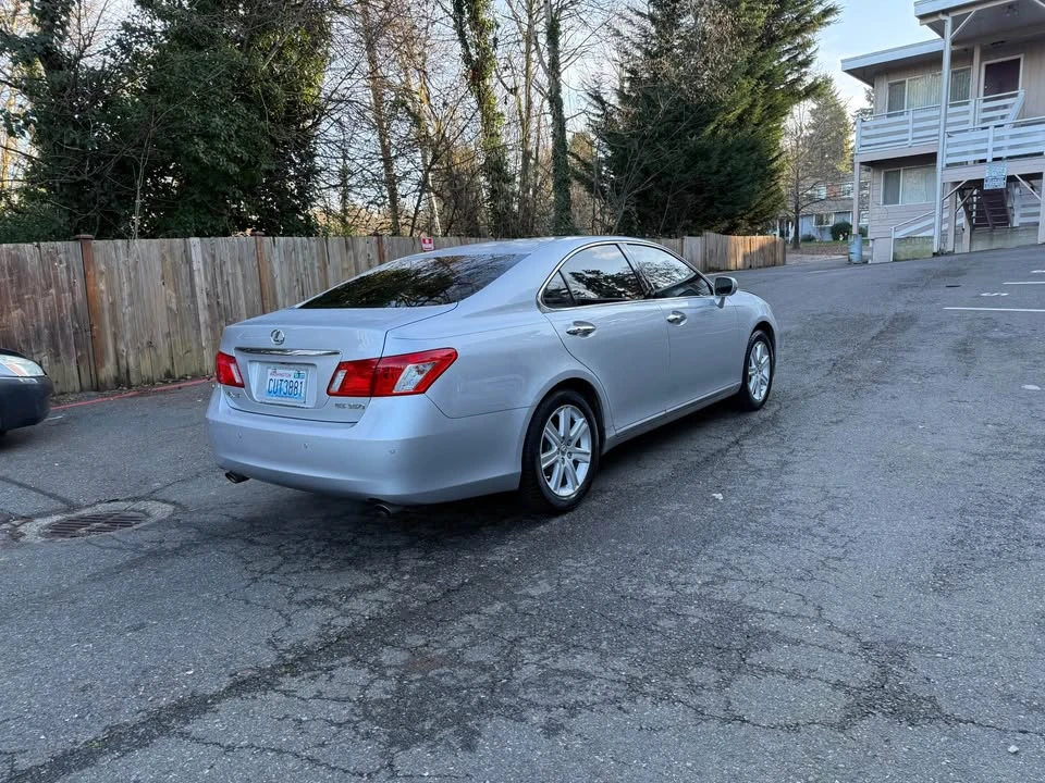 2010 Lexus ES 5th Gen - Image 4 of 14
